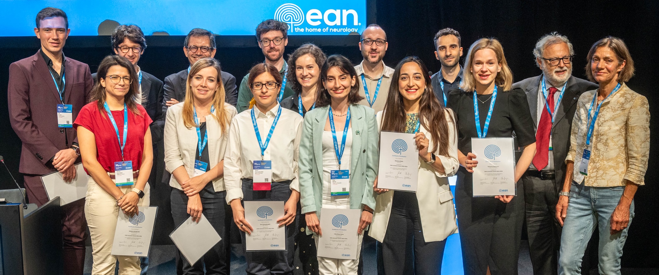 Dr. Iulia Petre, medic neurolog, în cadrul ceremoniei de certificare CoCoCare organizată de European Academy of Neurology (EAN) la Helsinki
